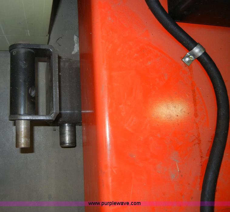 image for item F9281 1998 ALM automotive lift