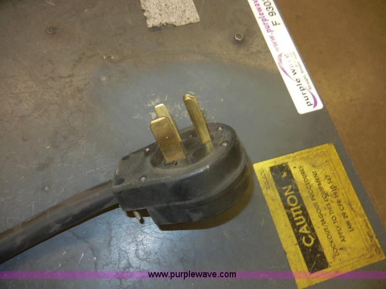 image for item F9303 1989 Lincoln Idealarc TIG welder