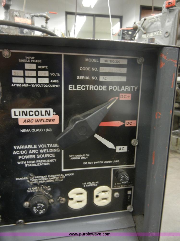 image for item F9303 1989 Lincoln Idealarc TIG welder