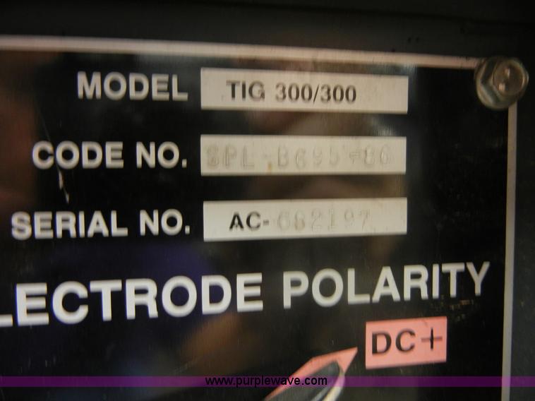 image for item F9303 1989 Lincoln Idealarc TIG welder