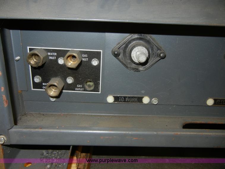 image for item F9303 1989 Lincoln Idealarc TIG welder