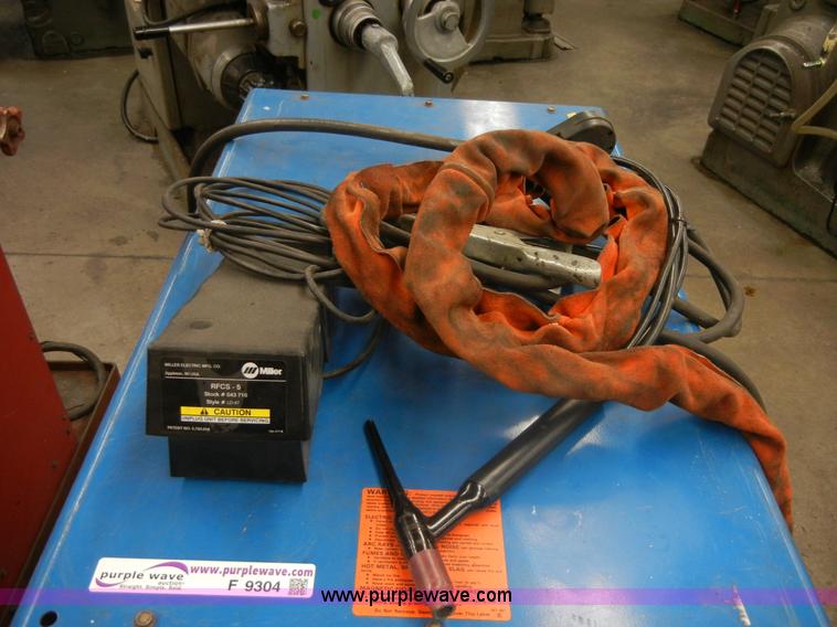 image for item F9304 1986 Miller 330STS Aircrafter welder