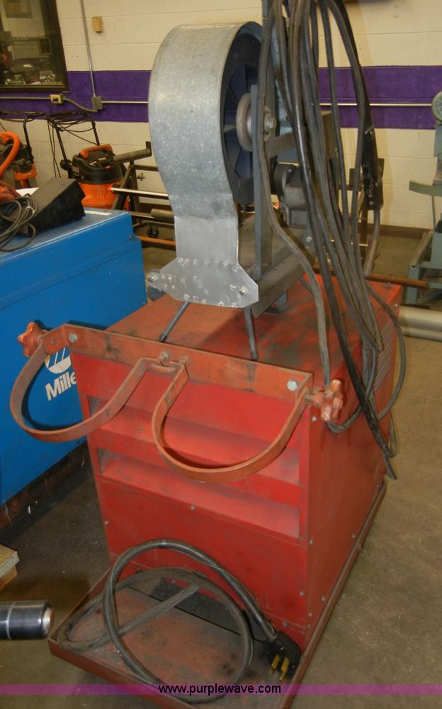 image for item F9305 Lincoln Idealarc R3S-250 MIG welder