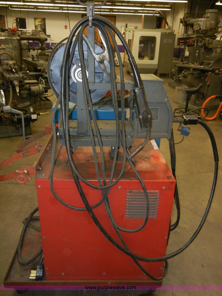 image for item F9305 Lincoln Idealarc R3S-250 MIG welder