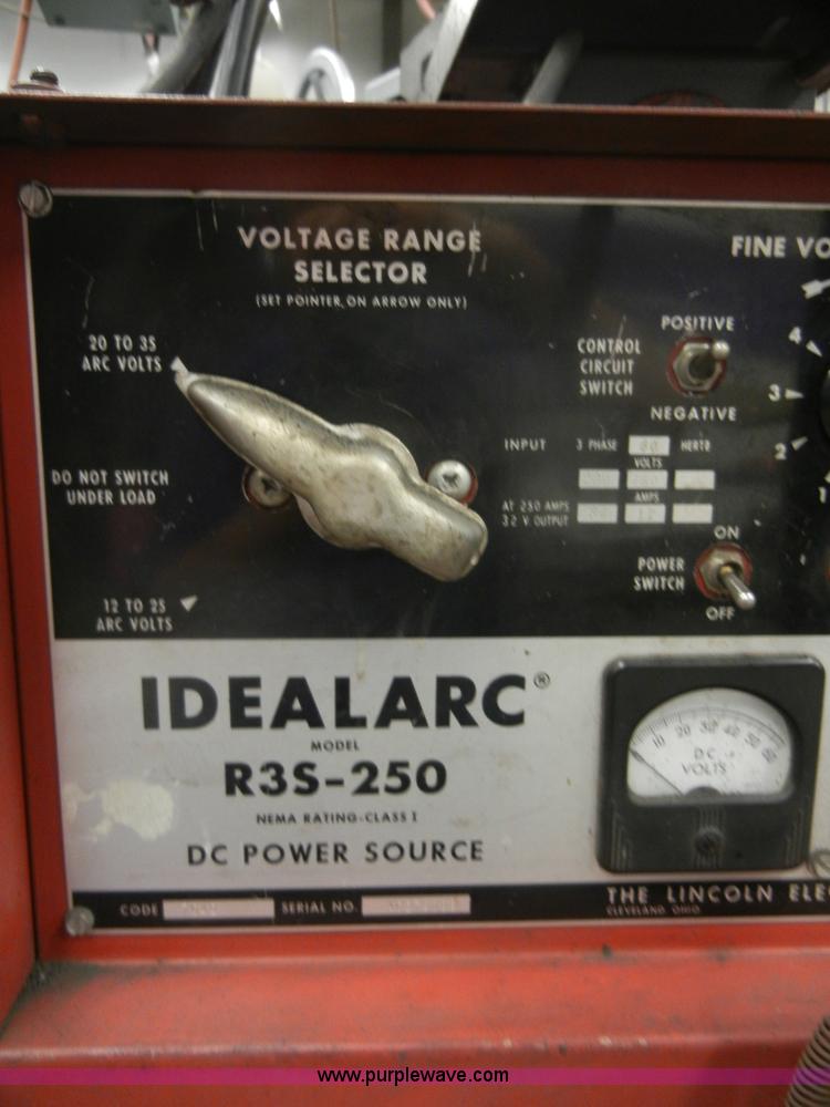 image for item F9305 Lincoln Idealarc R3S-250 MIG welder