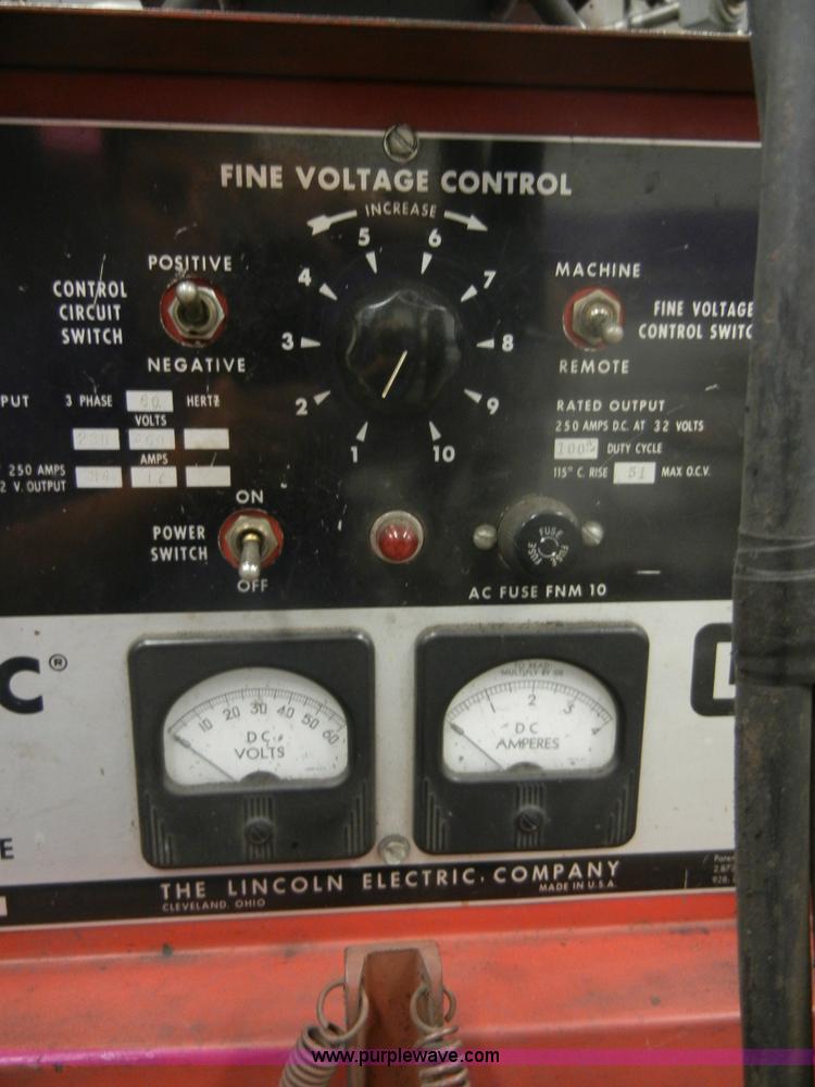 image for item F9305 Lincoln Idealarc R3S-250 MIG welder