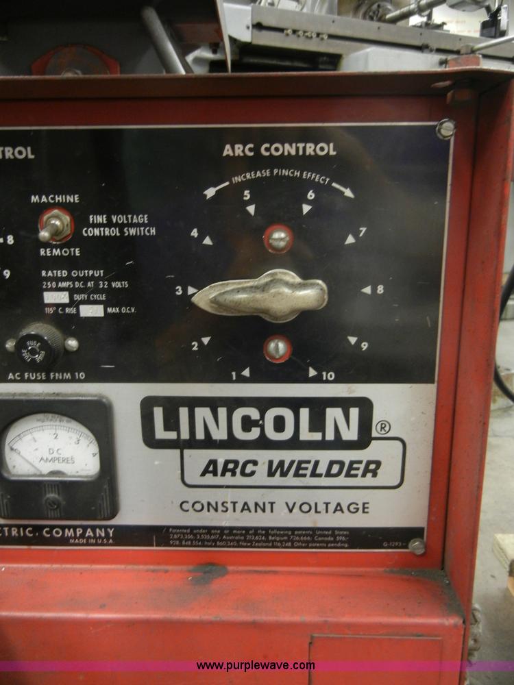 image for item F9305 Lincoln Idealarc R3S-250 MIG welder