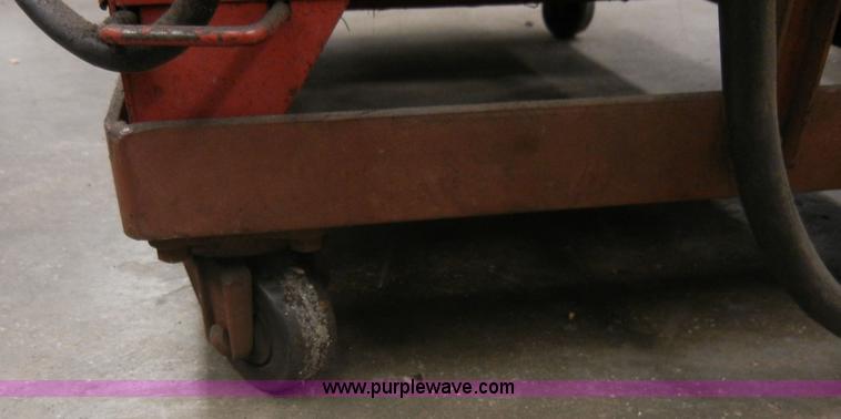 image for item F9305 Lincoln Idealarc R3S-250 MIG welder