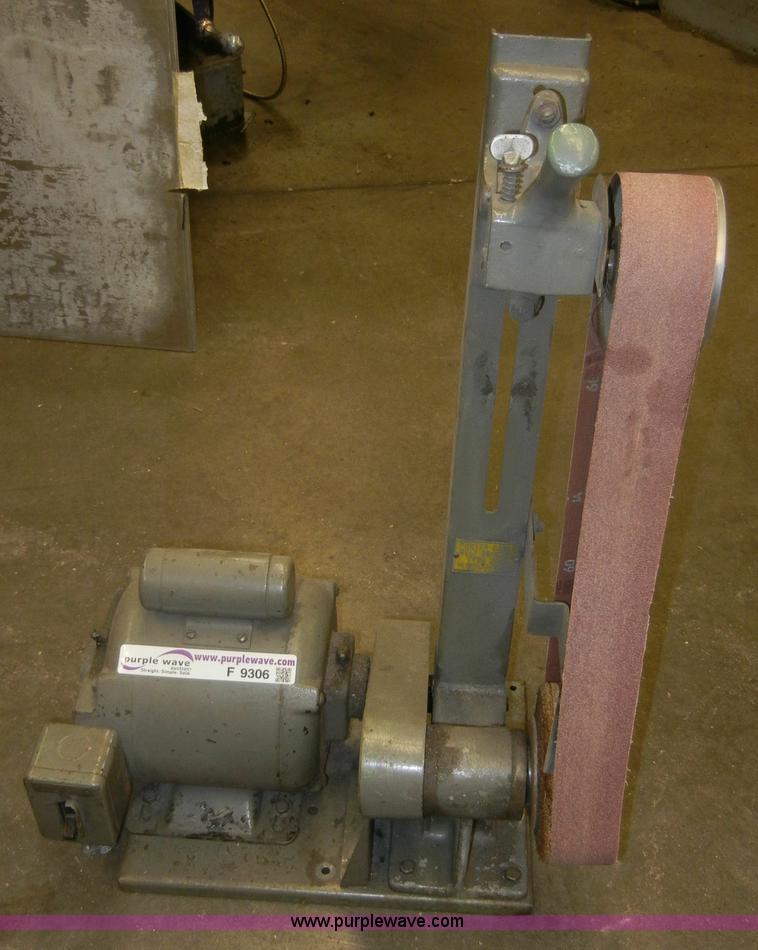 image for item F9306 Belt sander