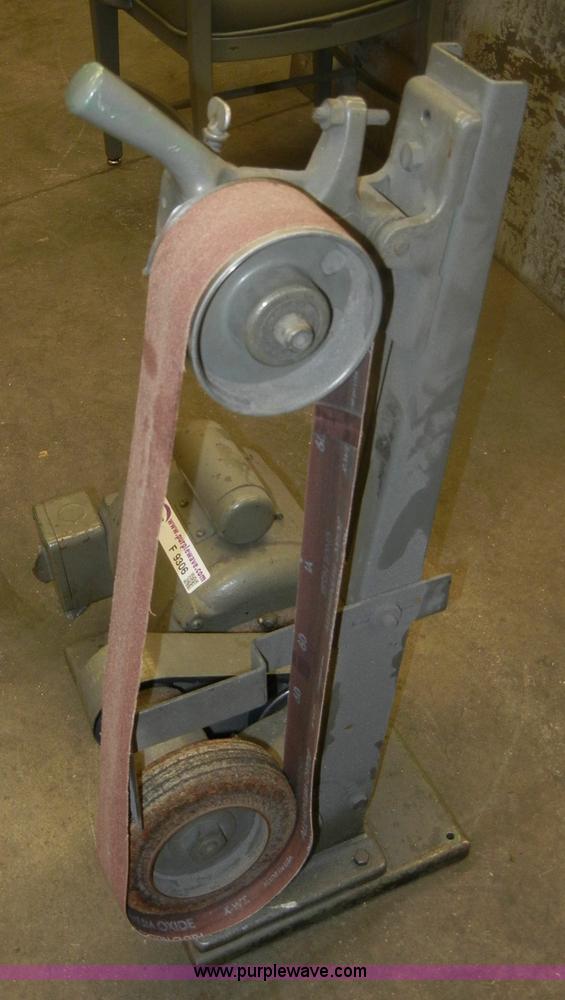 image for item F9306 Belt sander
