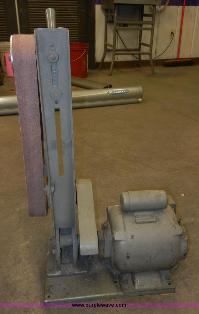 image for item F9306 Belt sander