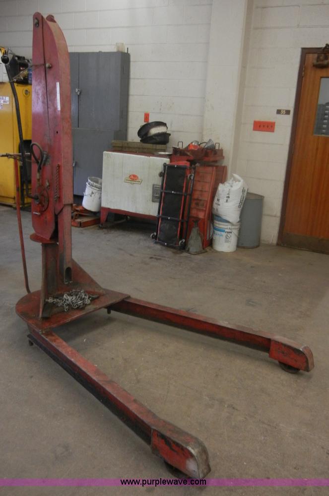 image for item F9316 Star Crane 200 hydraulic lift
