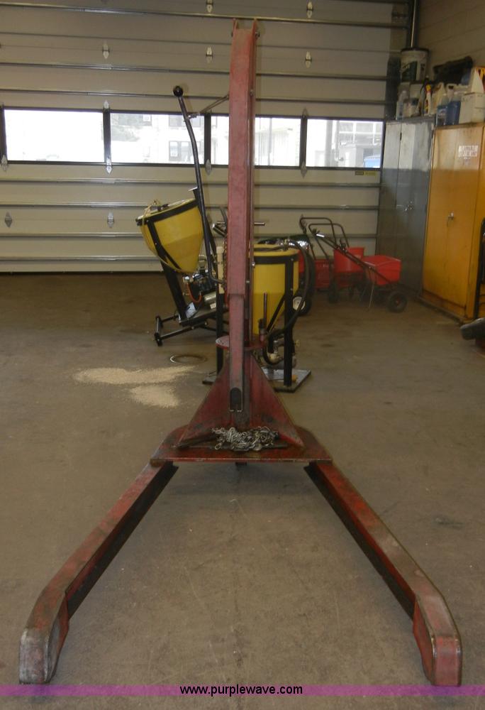 image for item F9316 Star Crane 200 hydraulic lift