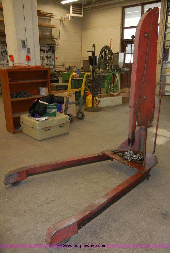 image for item F9316 Star Crane 200 hydraulic lift