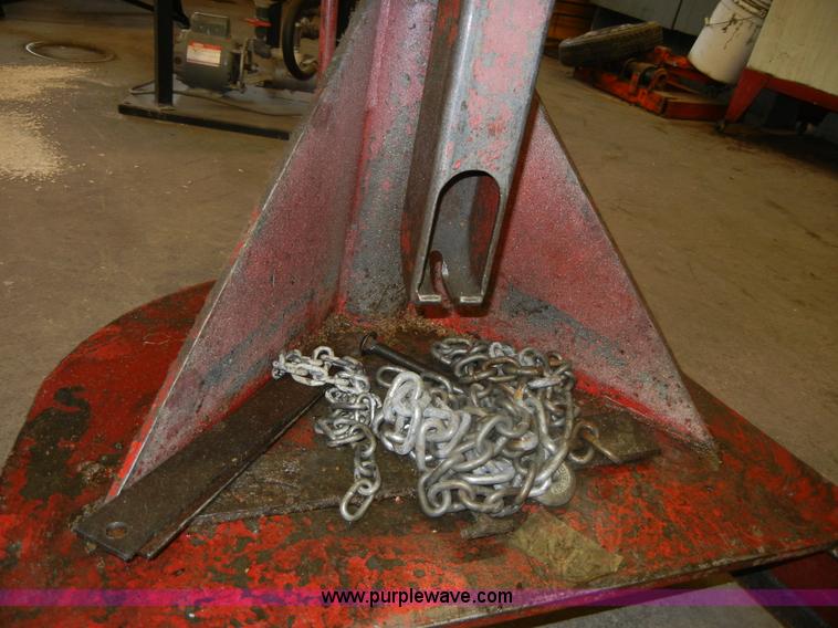 image for item F9316 Star Crane 200 hydraulic lift