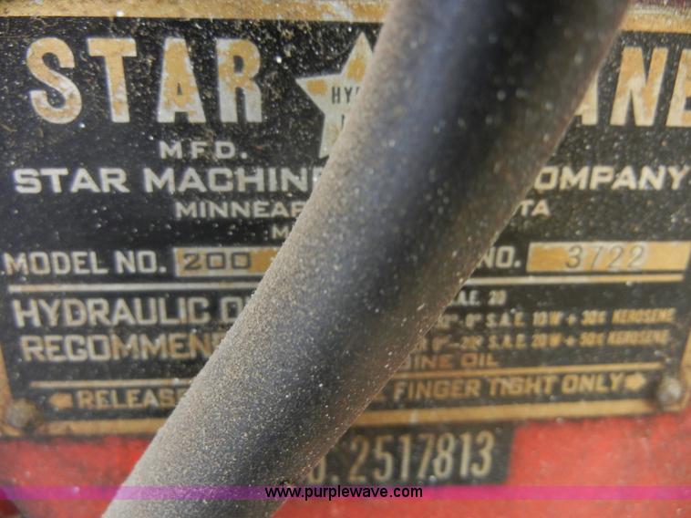 image for item F9316 Star Crane 200 hydraulic lift