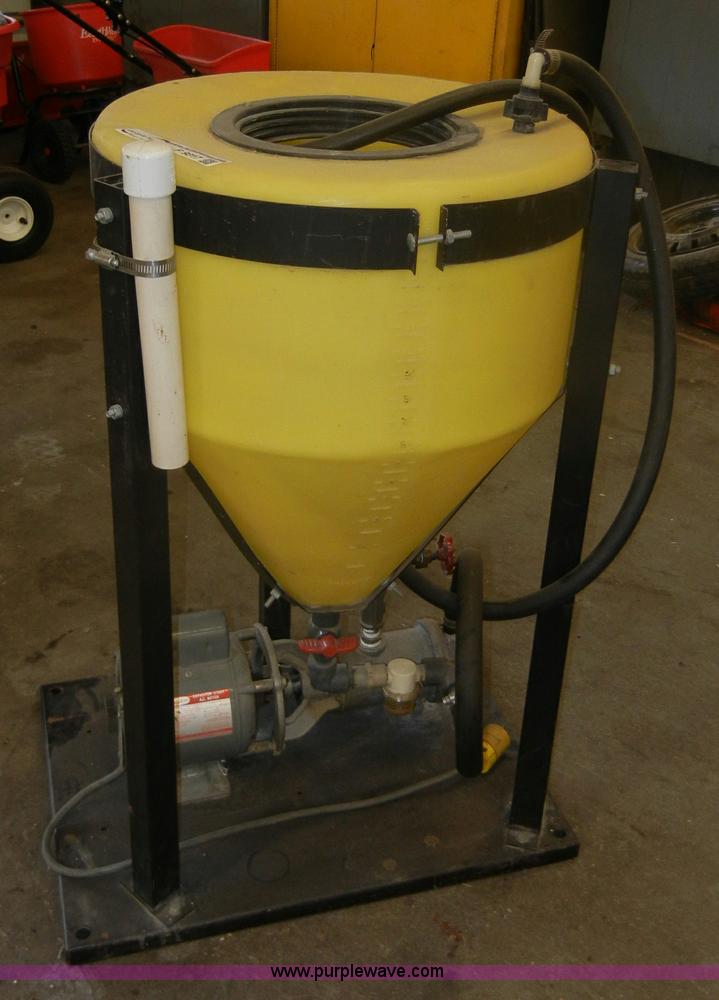 image for item F9317 15 gallon liquid mixing tank