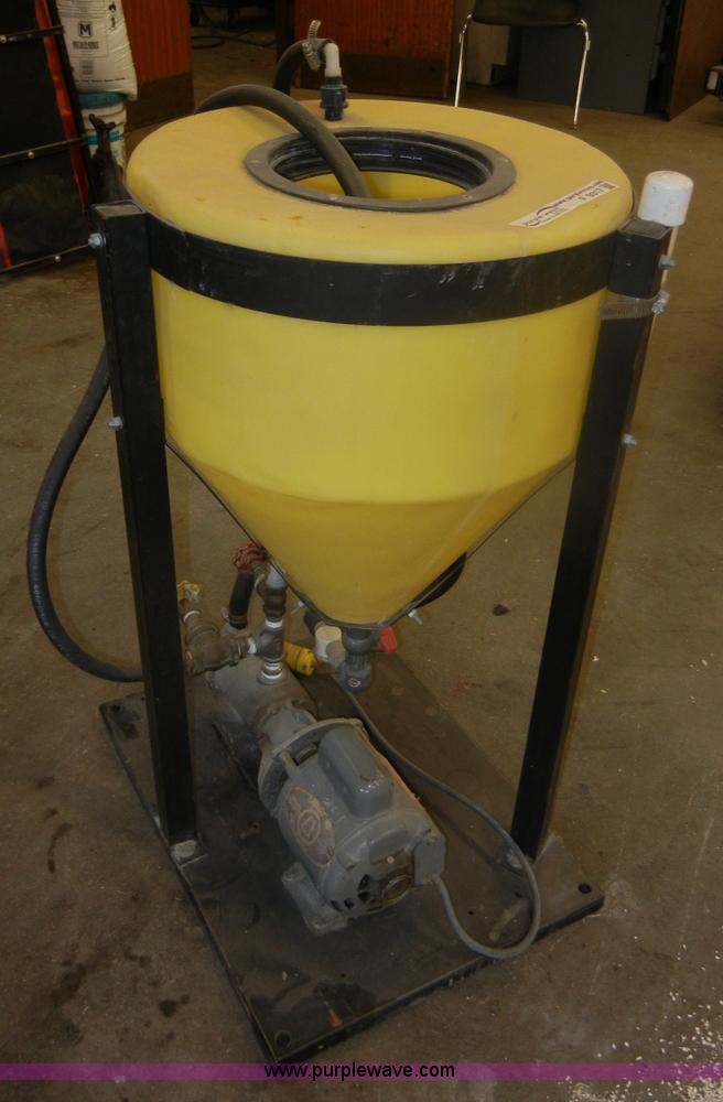 image for item F9317 15 gallon liquid mixing tank