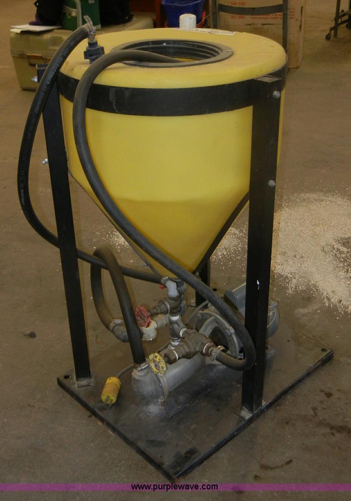 image for item F9317 15 gallon liquid mixing tank