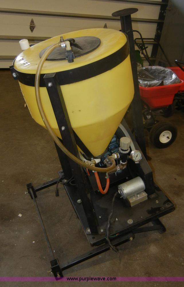 image for item F9318 15 gallon liquid mixing tank with stand
