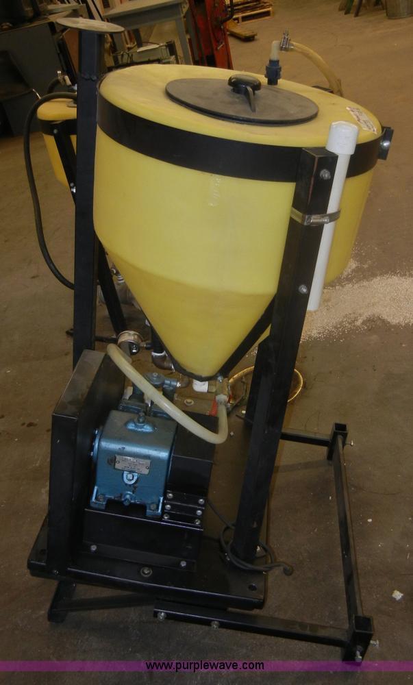 image for item F9318 15 gallon liquid mixing tank with stand