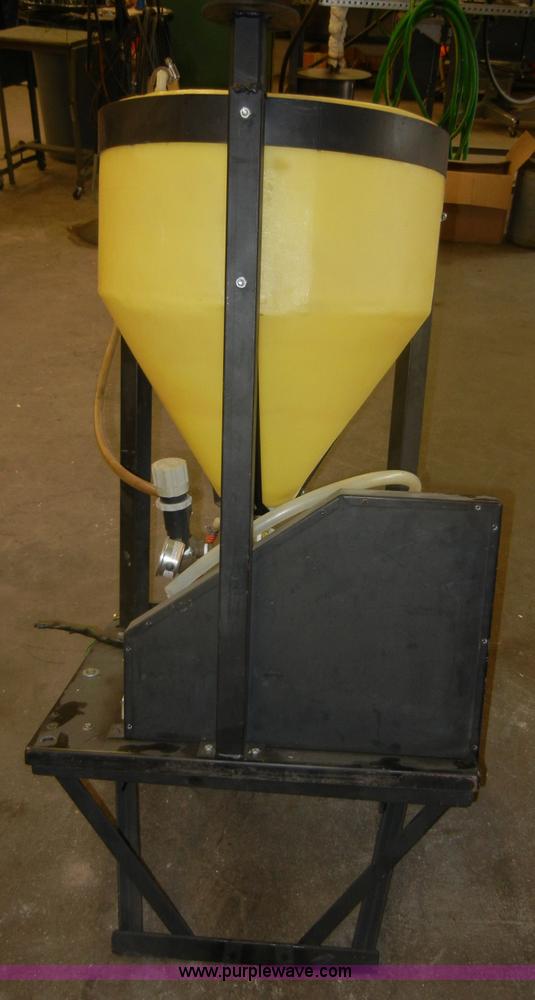 image for item F9318 15 gallon liquid mixing tank with stand