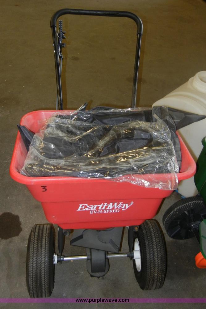 image for item F9319 Lawn maintenance equipment