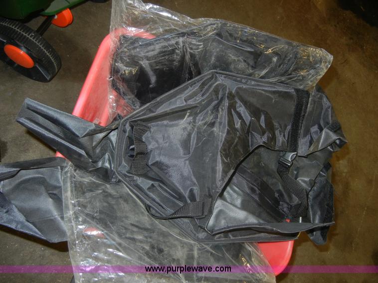 image for item F9319 Lawn maintenance equipment