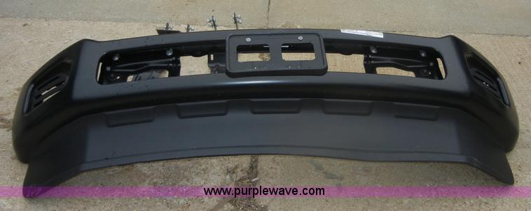 image for item F9320 2011 Ford F250 front bumper