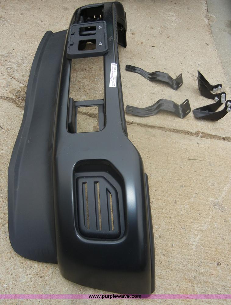 image for item F9320 2011 Ford F250 front bumper