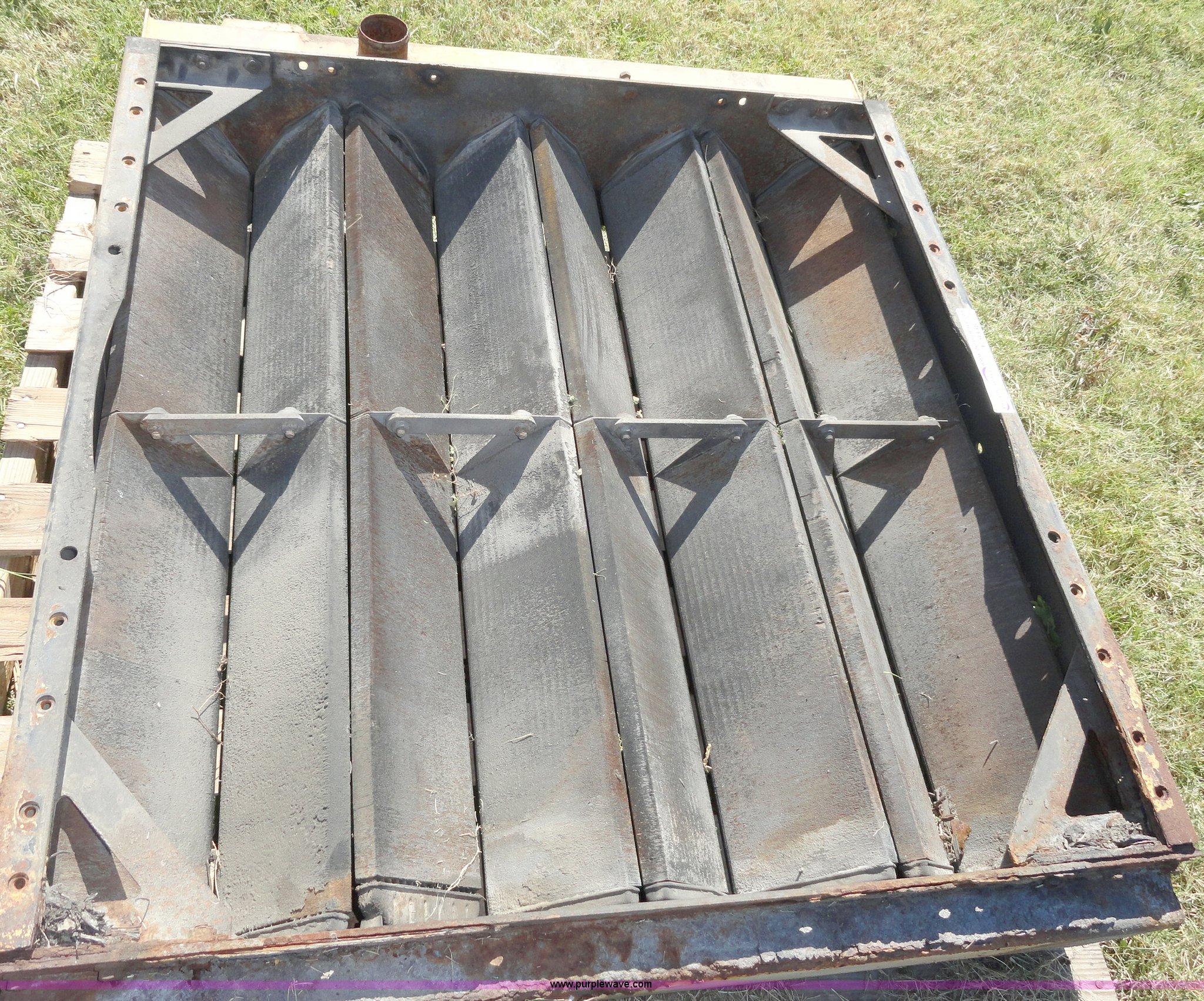 1986 Caterpillar 950B folded core radiator in Shawnee, KS | Item F9338 ...