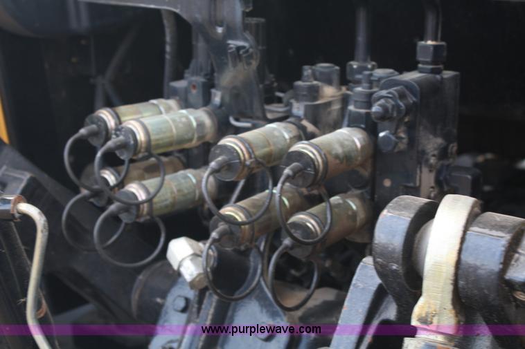 image for item A2317 2008 Challenger MT465B MFWD tractor