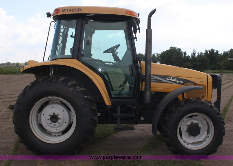 image for item A2319 2008 Challenger MT425B tractor