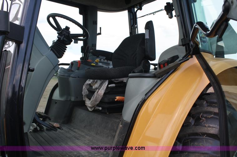 image for item A2319 2008 Challenger MT425B tractor