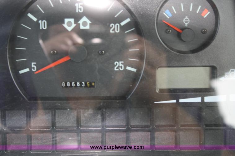 image for item A2319 2008 Challenger MT425B tractor