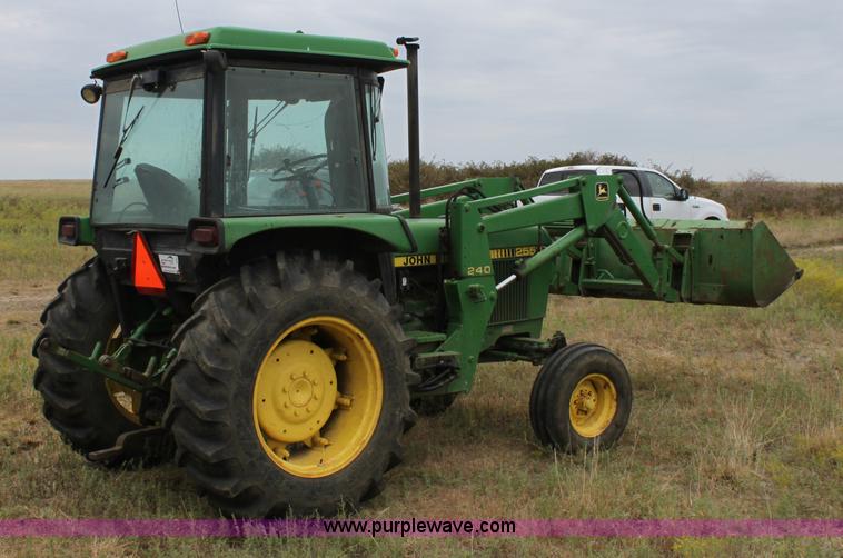 image for item A2843 1984 John Deere 2550 tractor