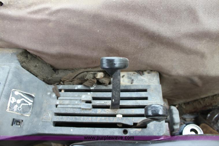 image for item A2843 1984 John Deere 2550 tractor