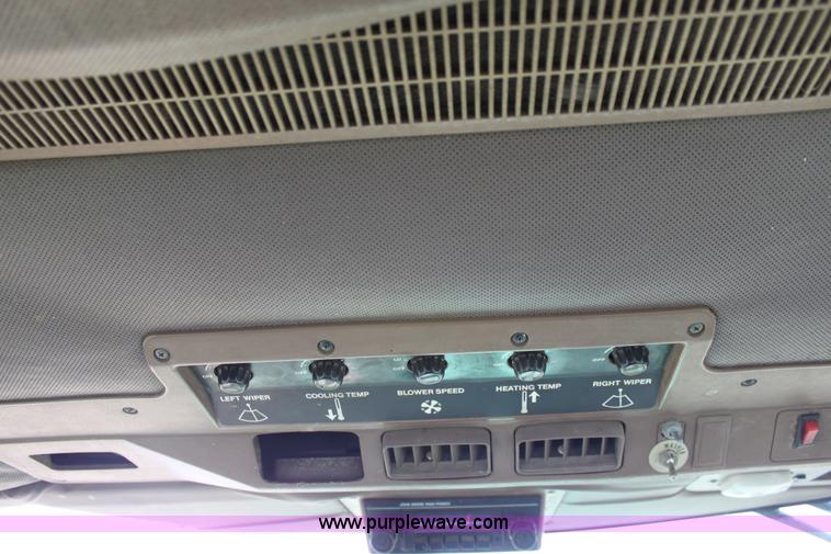 image for item A2843 1984 John Deere 2550 tractor