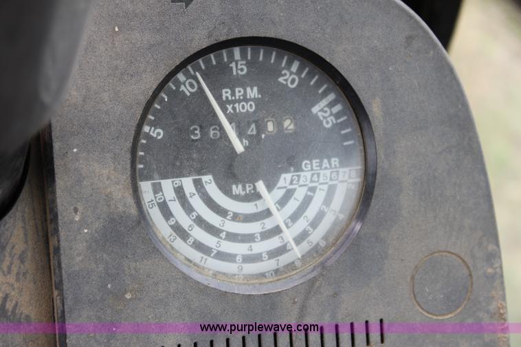 image for item A2843 1984 John Deere 2550 tractor