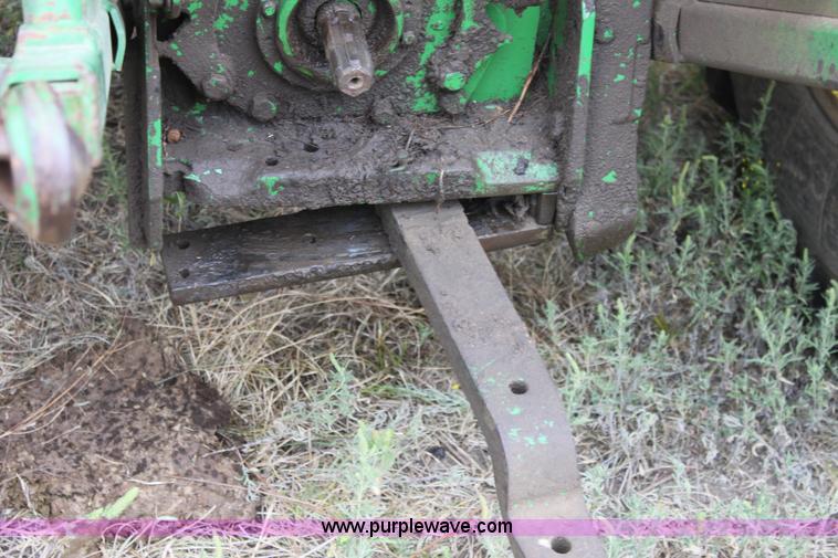 image for item A2843 1984 John Deere 2550 tractor