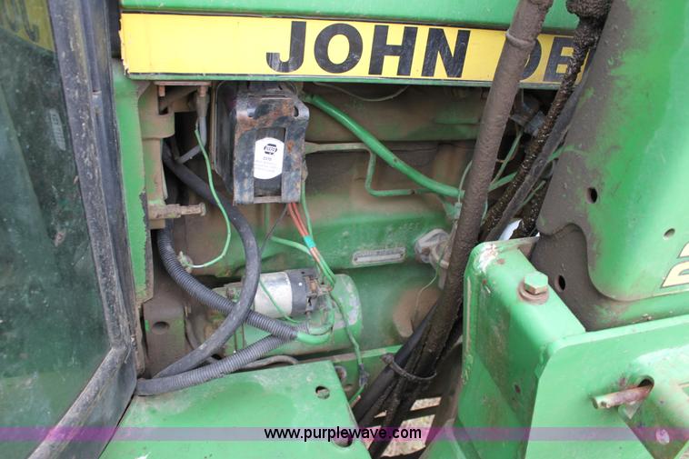 image for item A2843 1984 John Deere 2550 tractor