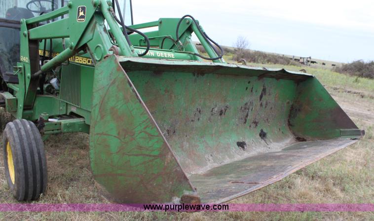 image for item A2843 1984 John Deere 2550 tractor