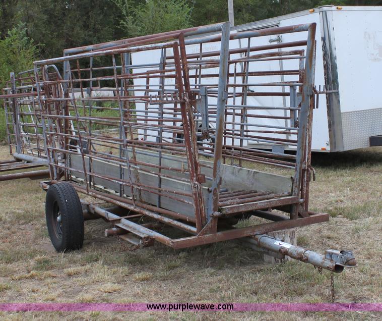 image for item A2859 Stroberg portable cattle chute