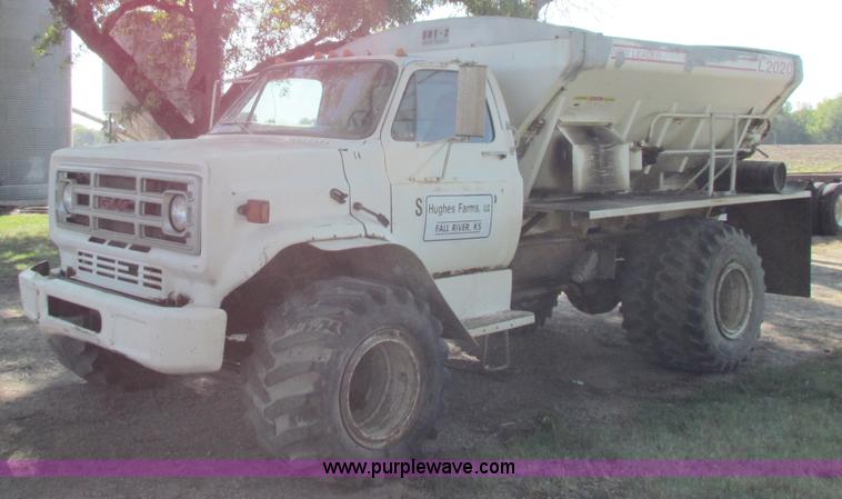 image for item D9036 Chevrolet C60 spreader truck