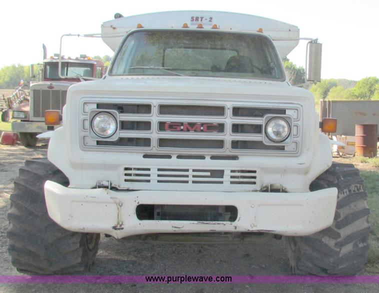 image for item D9036 Chevrolet C60 spreader truck