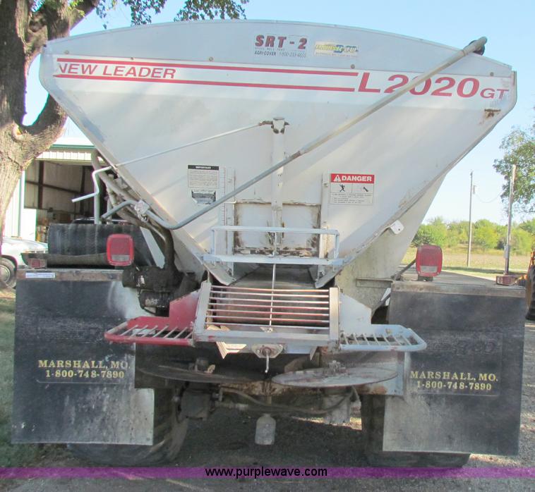 image for item D9036 Chevrolet C60 spreader truck