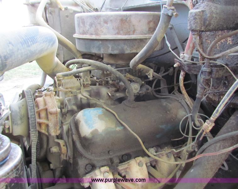 image for item D9036 Chevrolet C60 spreader truck