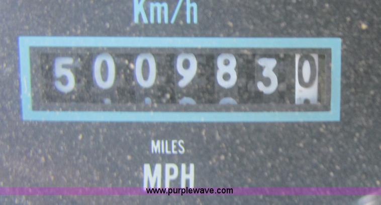 image for item D9037 1988 Peterbilt 377 semi truck