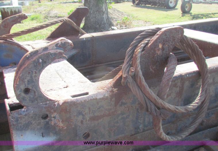 image for item D9037 1988 Peterbilt 377 semi truck