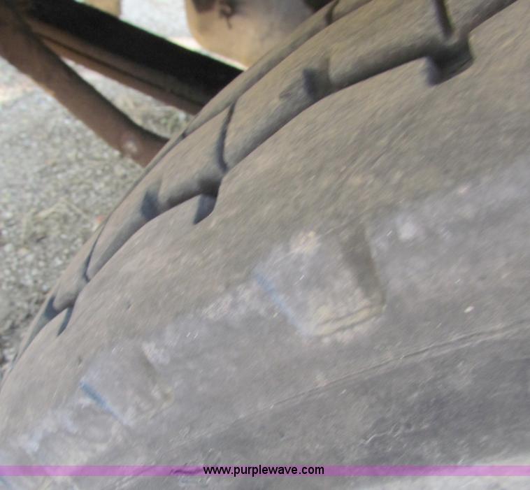 image for item D9037 1988 Peterbilt 377 semi truck